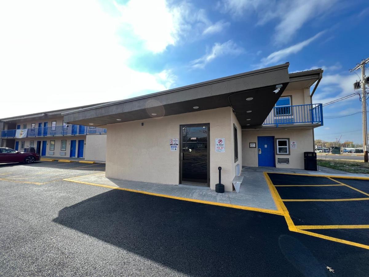 Super 8 By Wyndham I-24 Exit 4 Hotel 2*