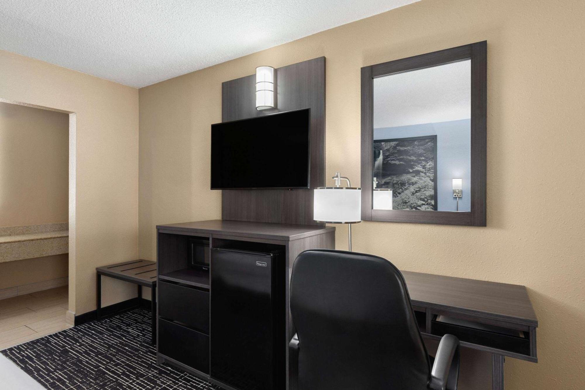 Super 8 By Wyndham I-24 Exit 4 Hotel 2*